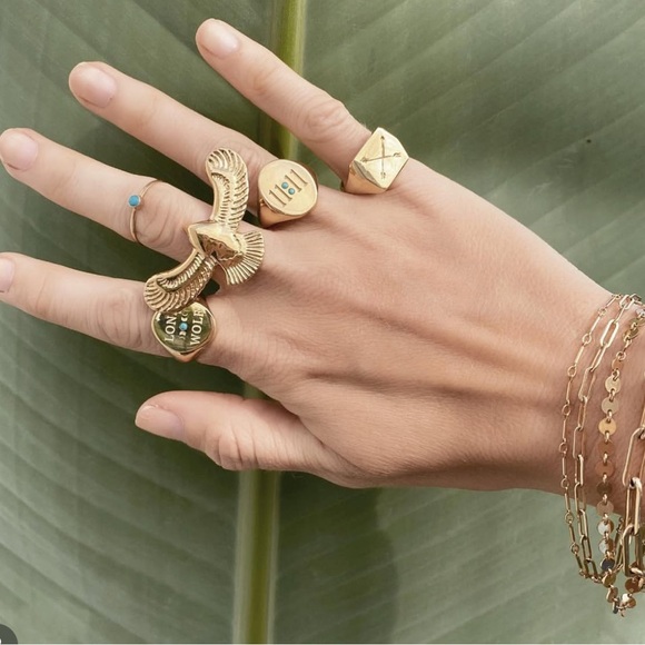 Turquoise and Tobacco - Lone Wolf Oval Disc Necklace 🐺🦋 - Picture 6 of 6